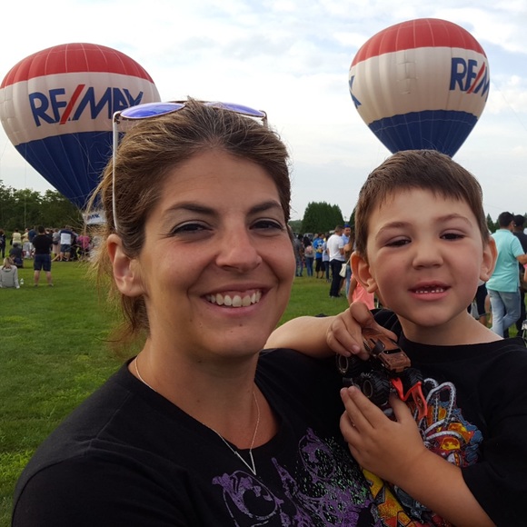 Meet your Posher, Gina - Picture 1 of 1